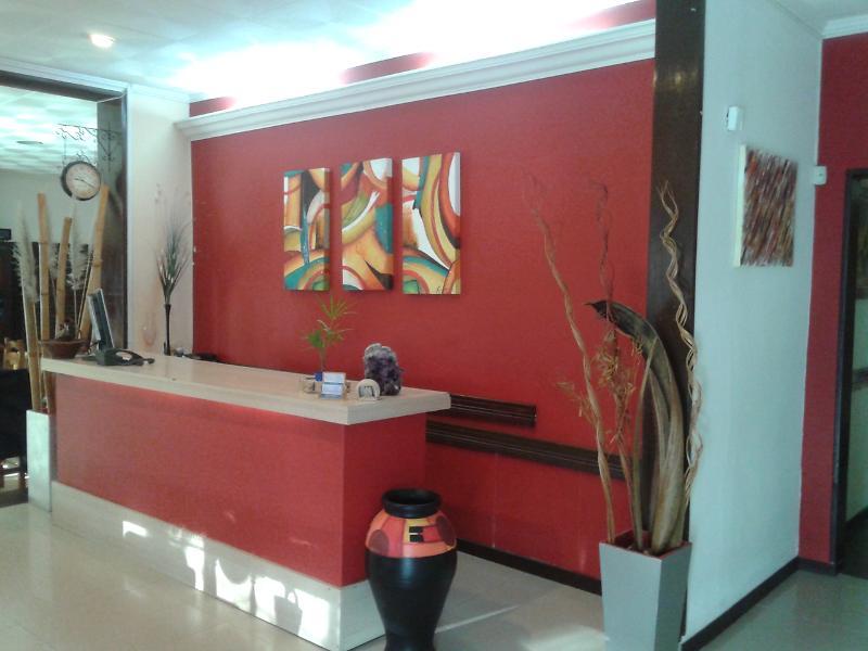Colonial Hotel